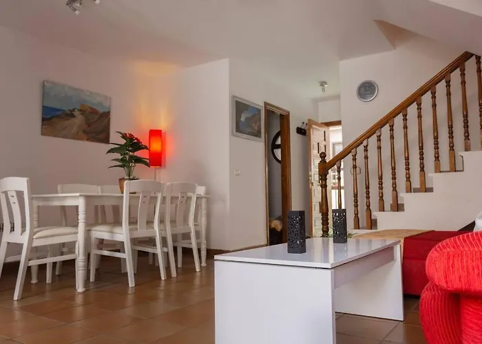 Duplex In Quiet Zone, Next To Sea, Fast Wifi